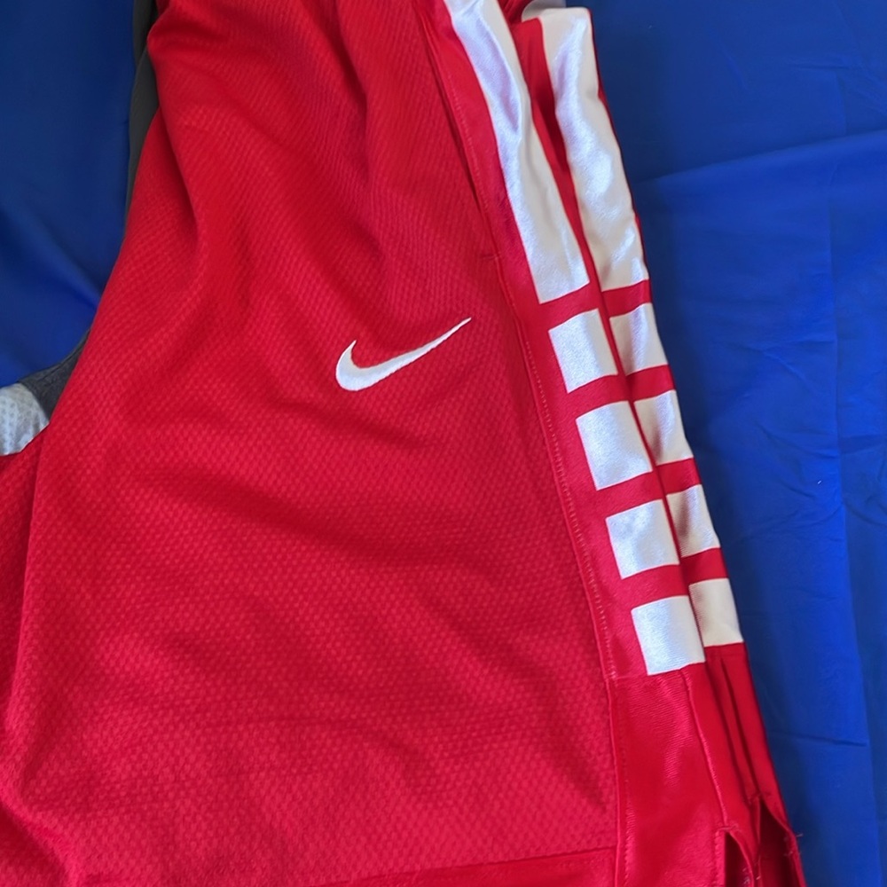 Nike basketball shorts for boys L - Picture 3 of 6